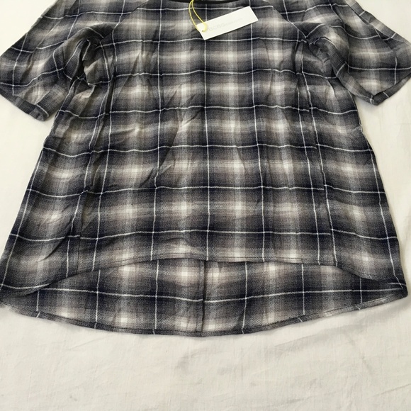 CLEARANCE! NWT BCBGeneration Plaid Hi-Low Short Sleeve Top Size XS Black White - Picture 3 of 10